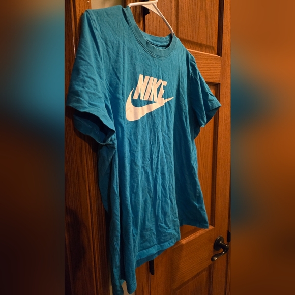Nike, Women's size XL, Tee, Short Sleeve, Teal, Barely Worn, Good Shape - Picture 4 of 6